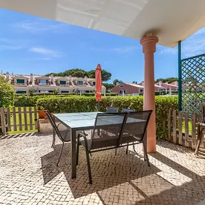lovely-villa-in-vila-bicuda-cascais-resort.hotels-lisbon-portugal.com/